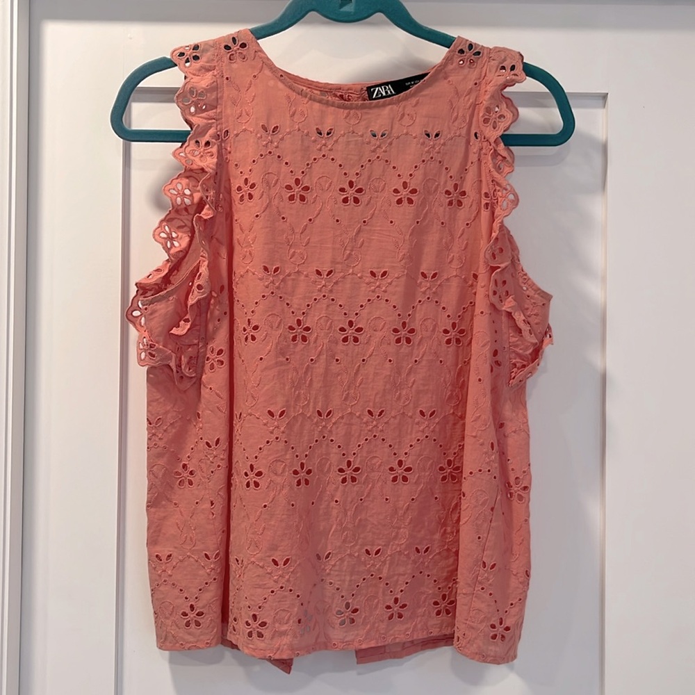 Zara dusty rose eyelet top open button back size M